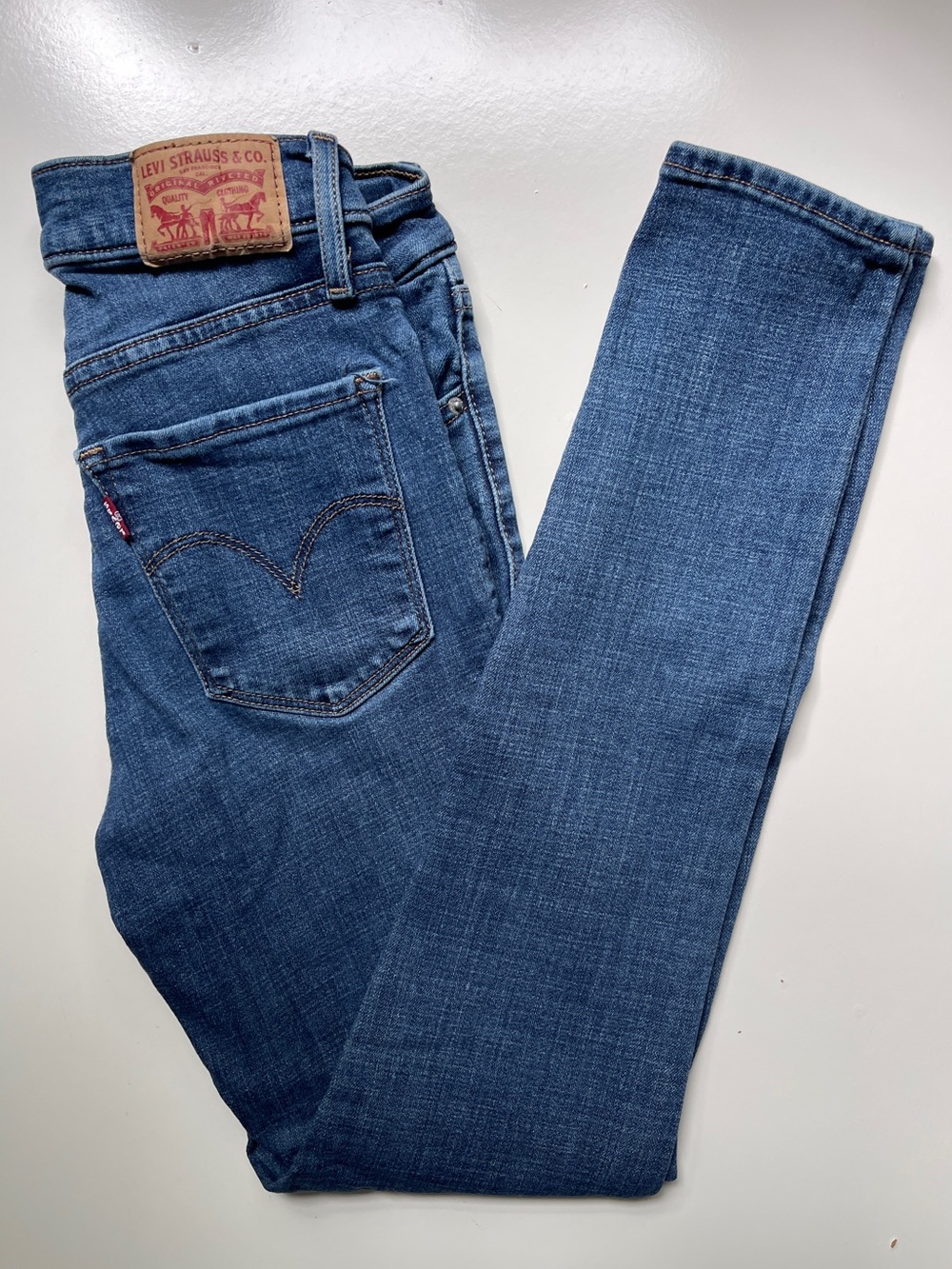 Levi's 311 blue wash Shaping Skinny W24L28
